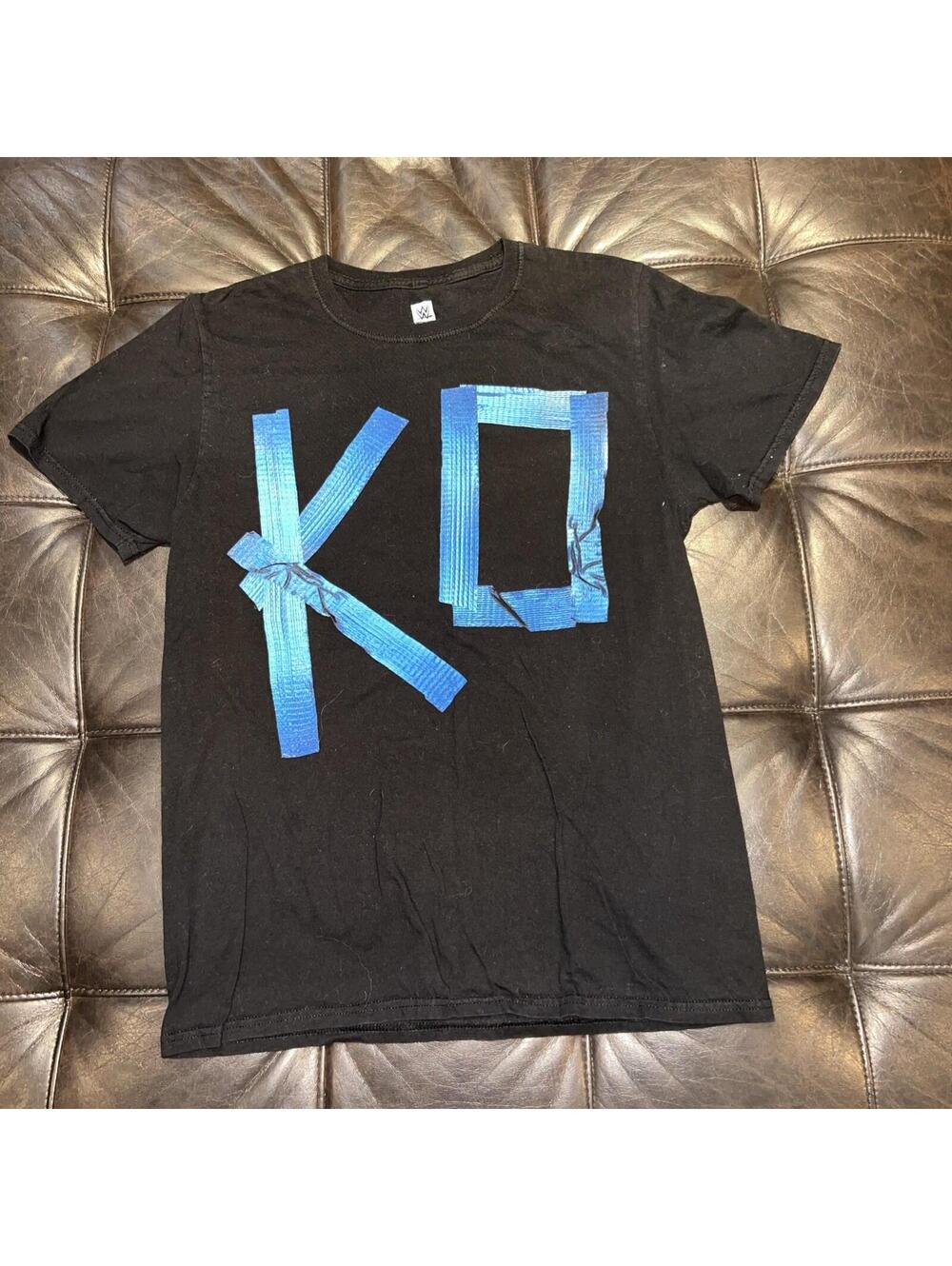 Kevin Owens Men's Sz M T-Shirt WWE Wrestling KO Blue Tape Top